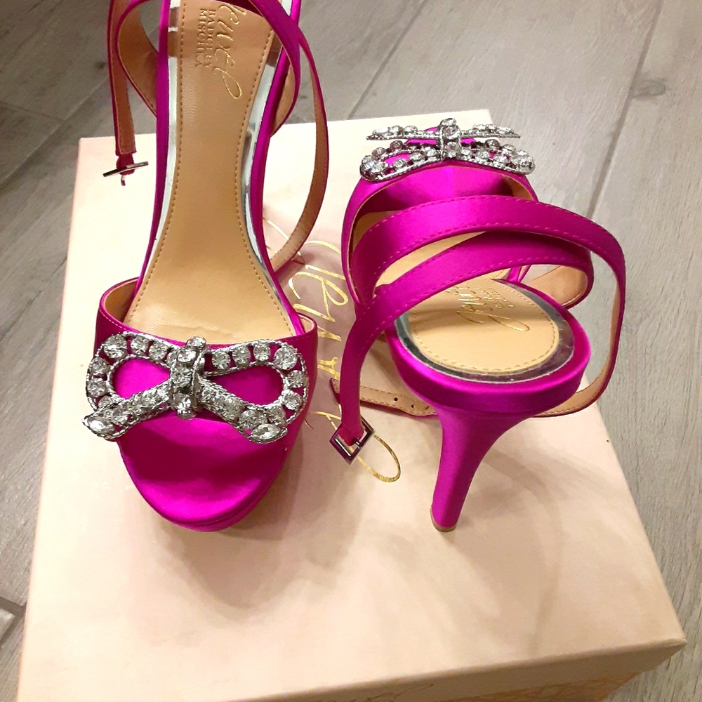 Jewel by Badgley Mischka formal heels